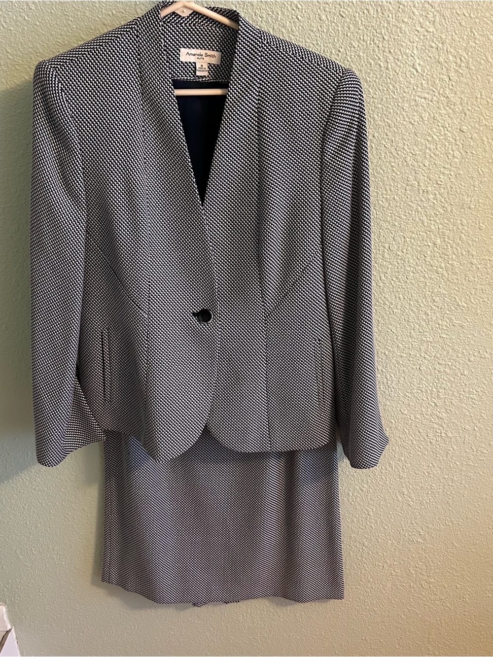 Amanda Smith Navy and White Women's Suit Jacket and skirt Size 8